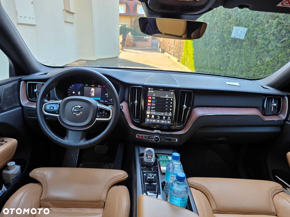 Volvo Xc 60 2023 photo 2