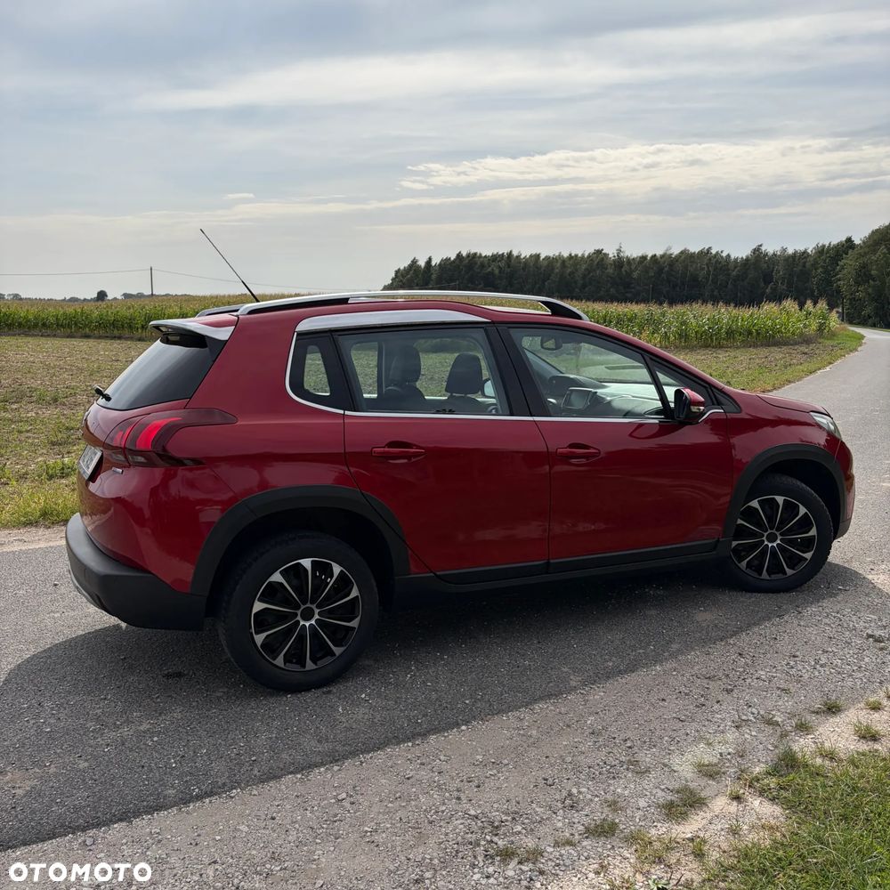 Peugeot 2008 1.2 Pure Tech GPF Allure S&S - 12