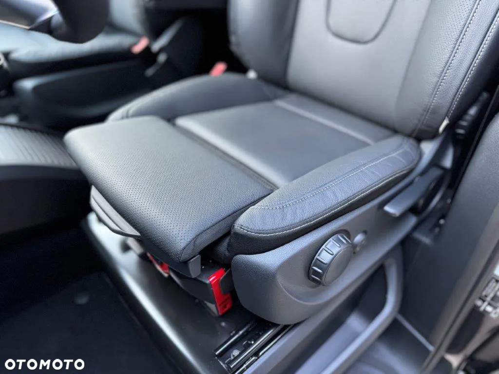Mercedes-Benz Klasa V 300 d 4-Matic Avantgarde 9G-Tronic (d³ugi) - 12