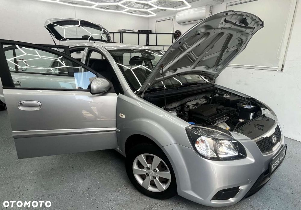 Kia Rio - 30