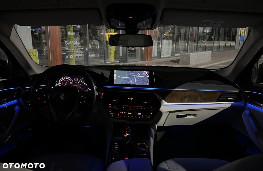 BMW Seria 5 520d Luxury Line sport - 38