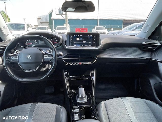 Peugeot 2008 1.2 L PureTech STT EAT8 Allure - 7