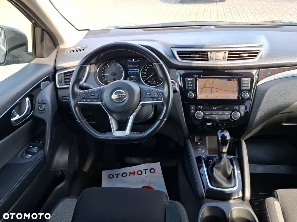 Nissan Qashqai 1.3 DIG-T N-Connecta DCT - 8