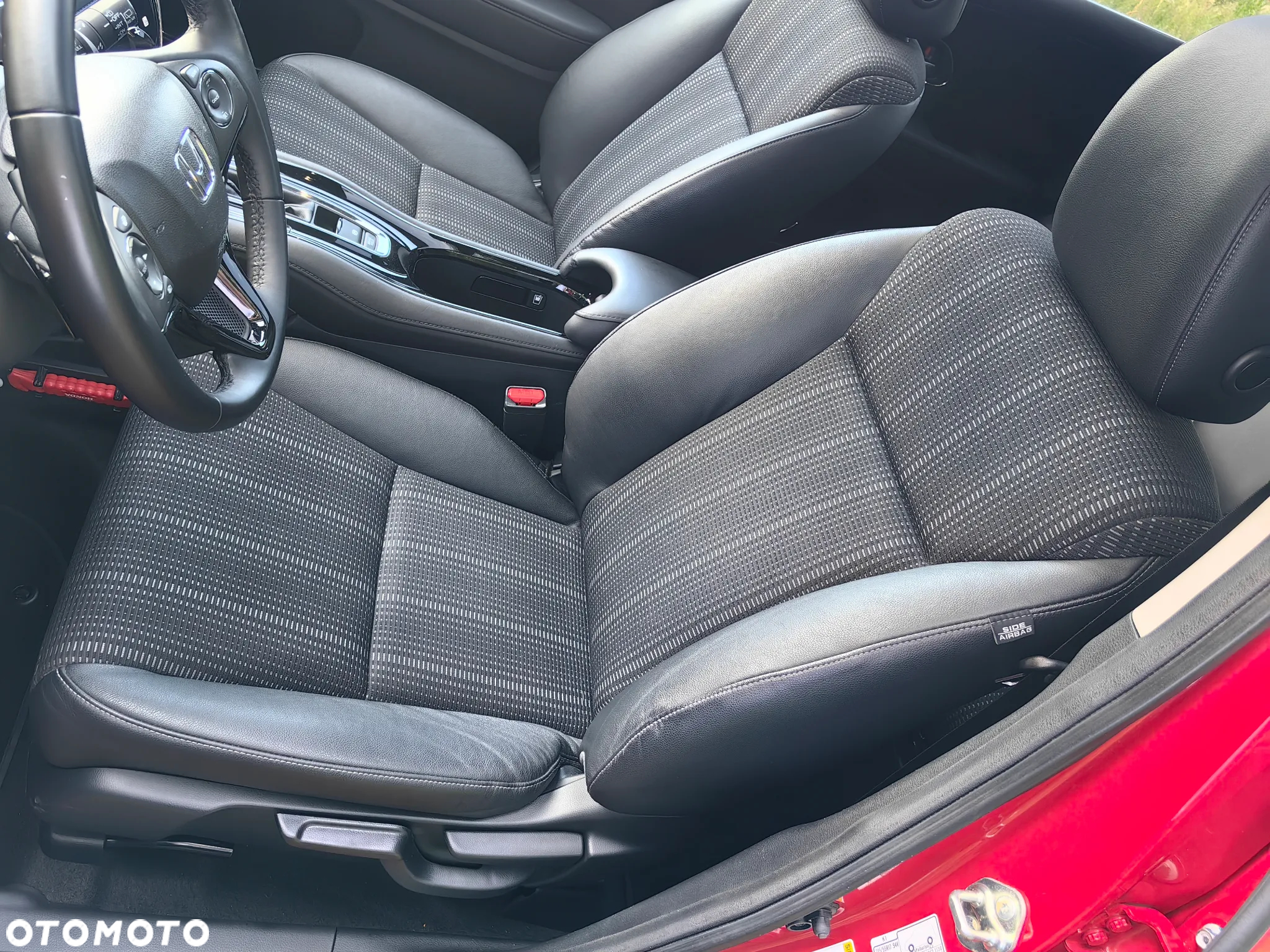 Honda HR-V 1.5 i-VTEC CVT Executive - 23