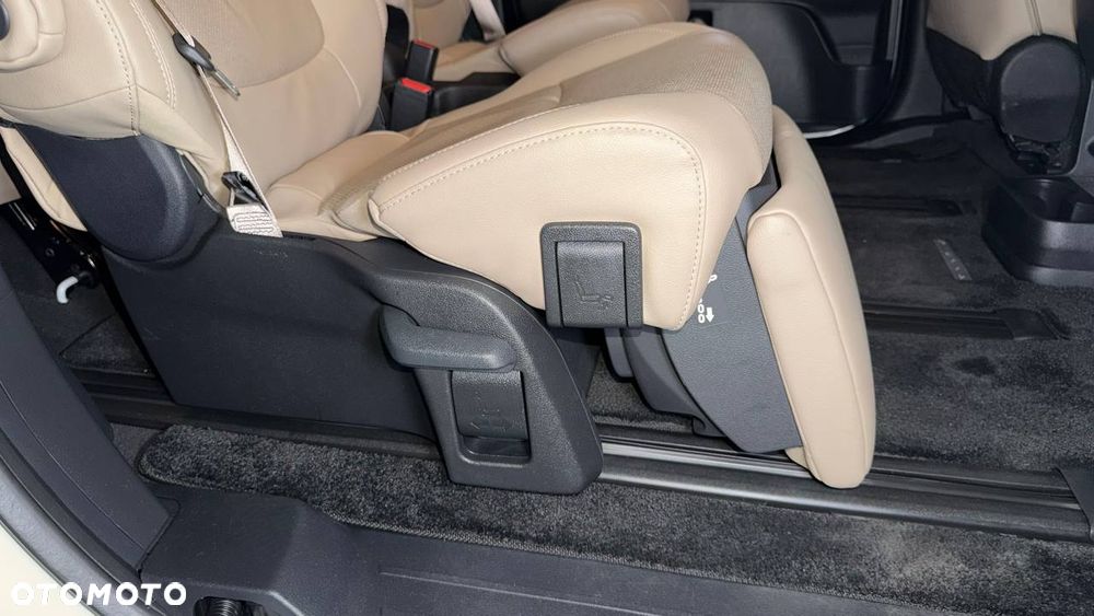 Toyota Sienna - 31