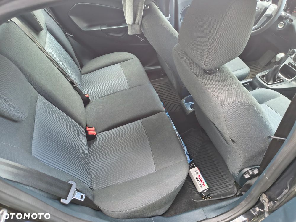 Ford Fiesta - 12