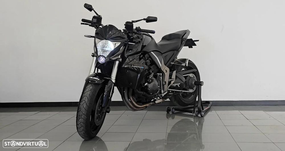 Honda CB - 1