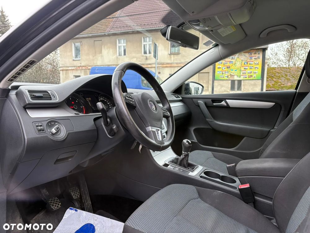 Volkswagen Passat 1.6 TDI BlueMotion - 9