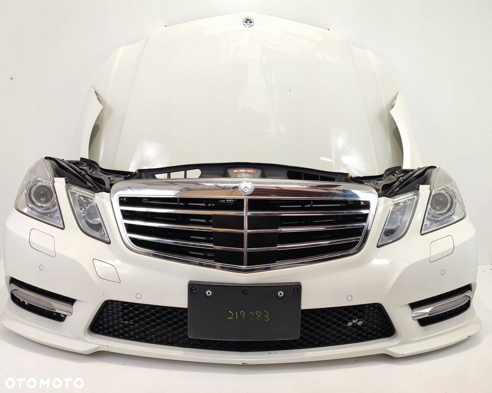 MERCEDES E KLASA W212 GRILL ATRAPA DISTRONIC RADAR