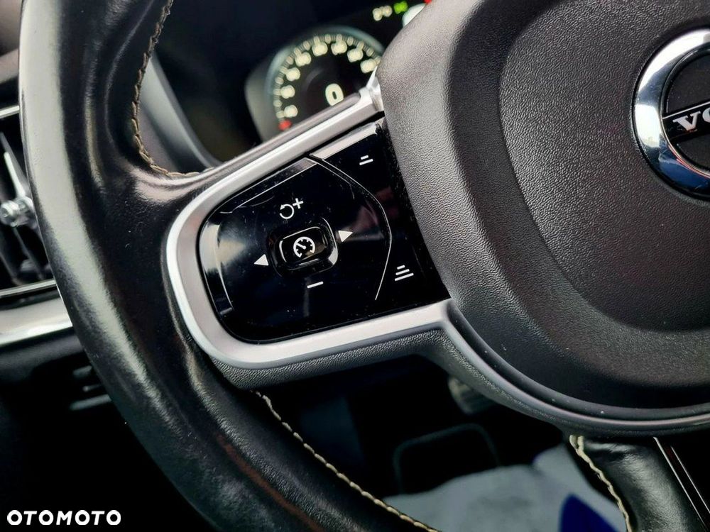 Volvo V60 D4 Geartronic R-Design - 21
