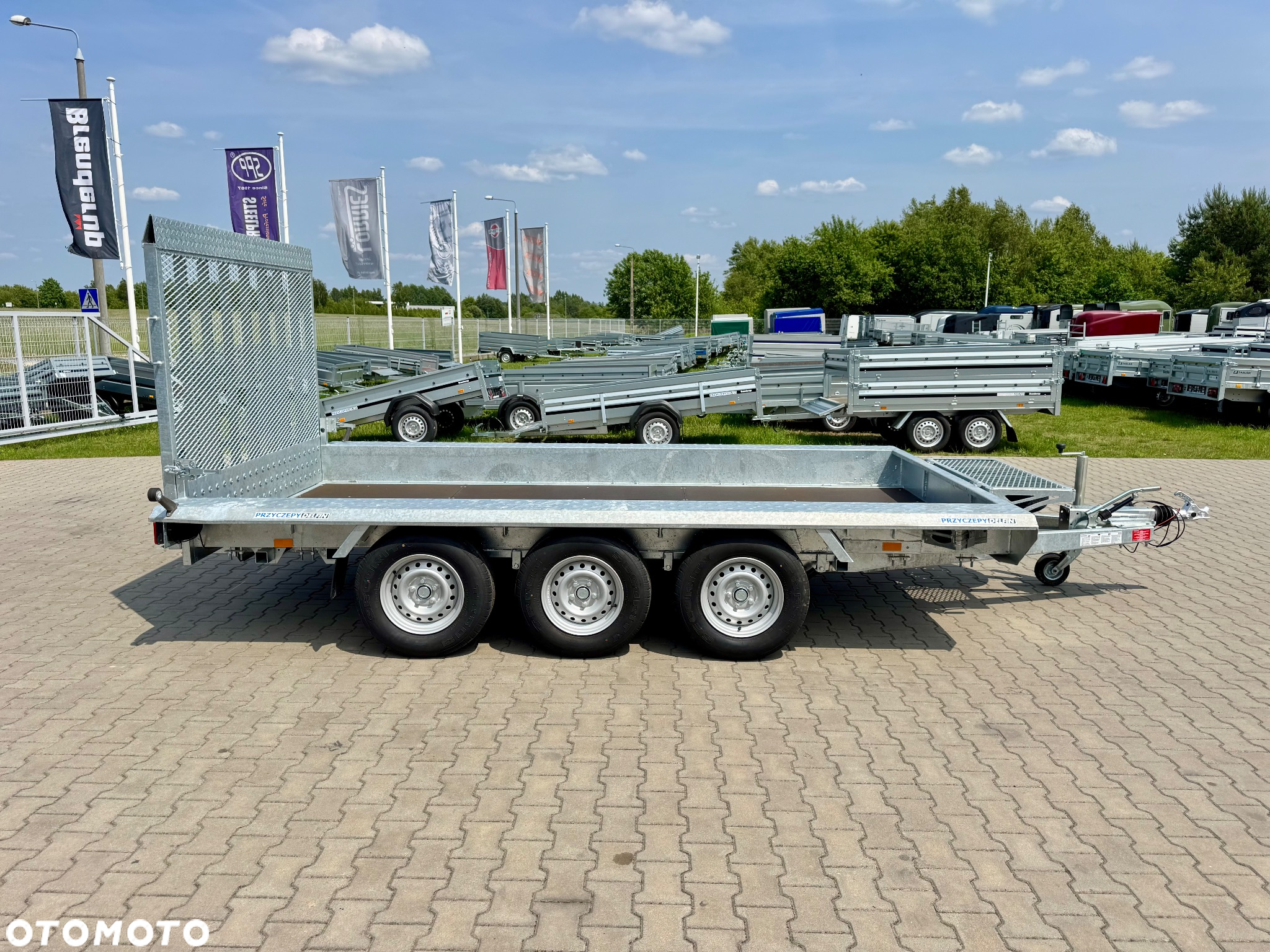Niewiadów KN401835T - 400 x 185 cm | 2570kg ładowności | trap stalowy | 3-osiowa budowlanka - 2