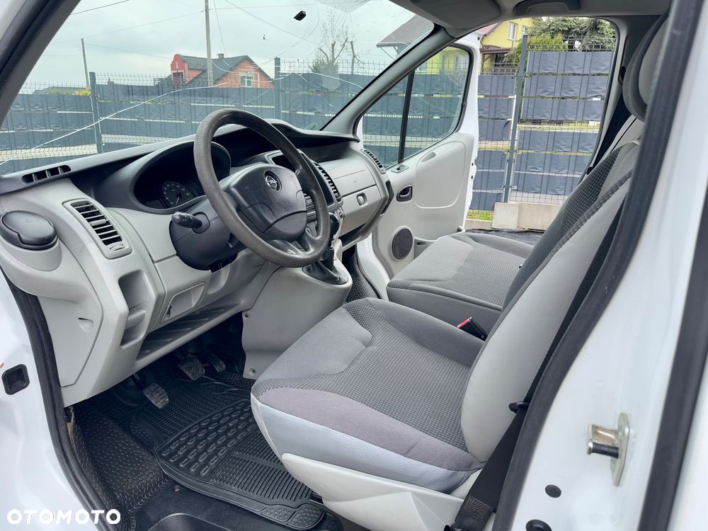 Opel Vivaro - 11