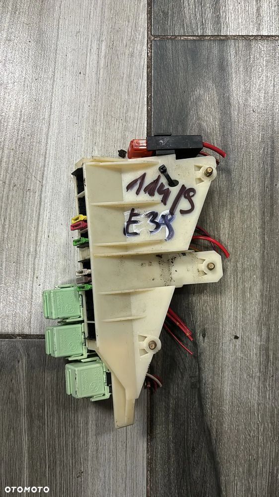 BMW E39  skrzynka bezpieczników    (114/9) - 2