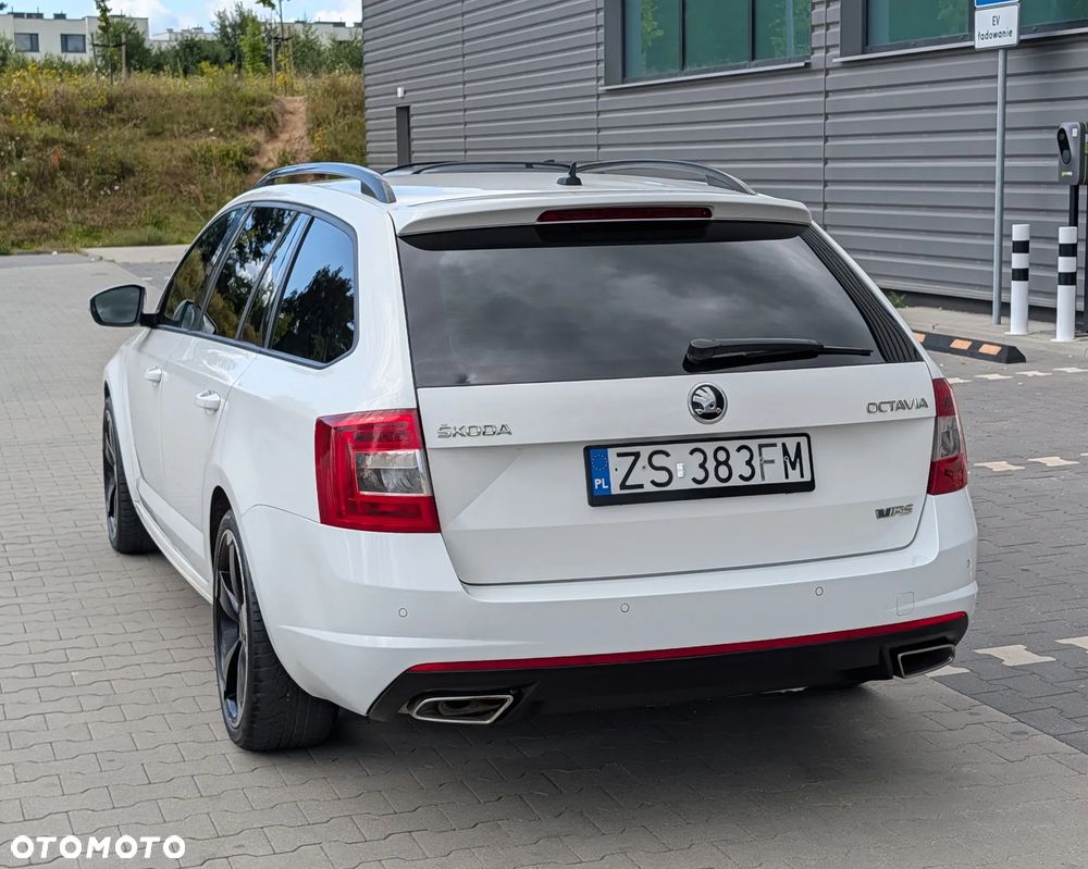 Skoda Octavia 2.0 TDI DSG RS - 11