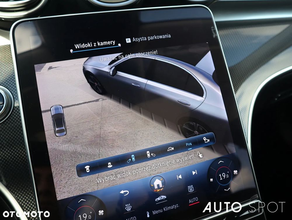 Mercedes-Benz Klasa C 180 9G-TRONIC AMG Line - 28