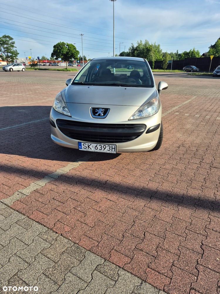 Peugeot 207 2006 photo 2