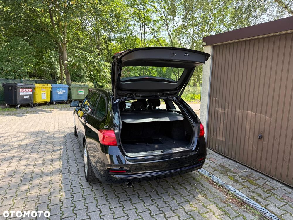BMW Seria 3 318d Sport Line - 21