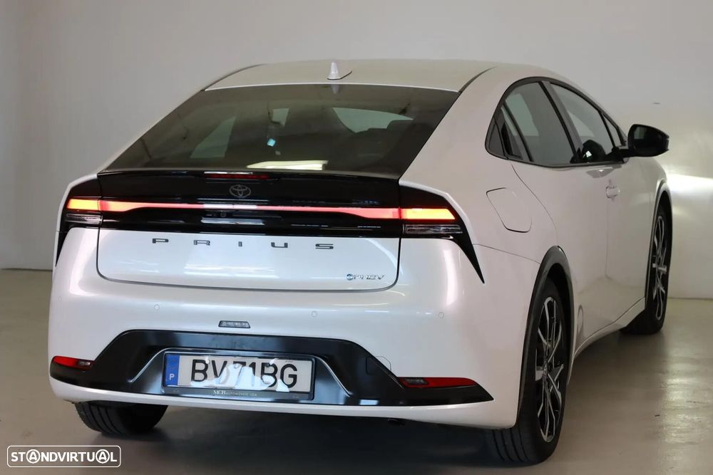 Toyota Prius 2.0 Plug-in Luxury - 22