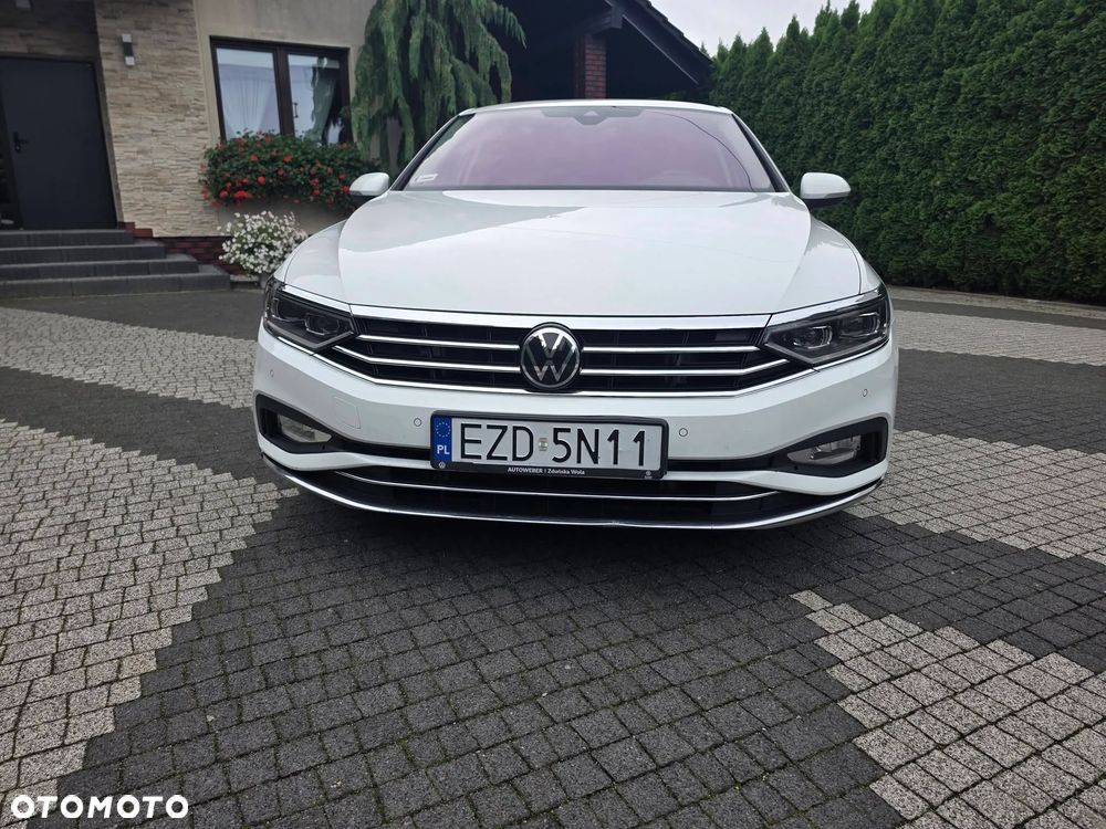 Volkswagen Passat 2.0 TDI Elegance DSG - 13