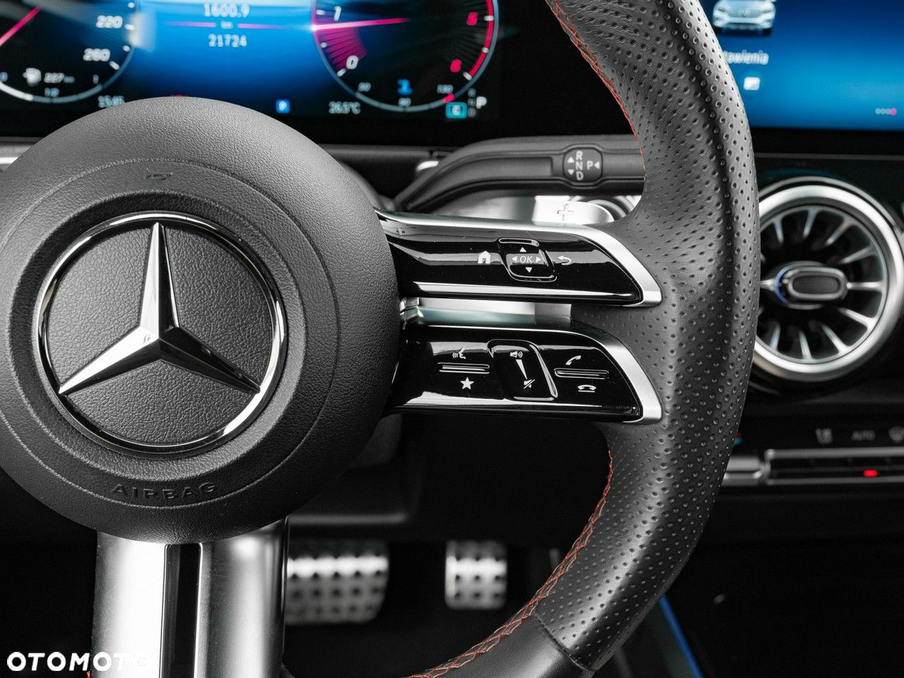Mercedes-Benz GLB 200 d 4-Matic AMG Line 8G-DCT - 18