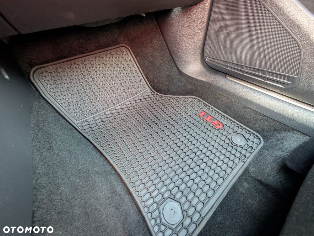 Volkswagen Golf - 20