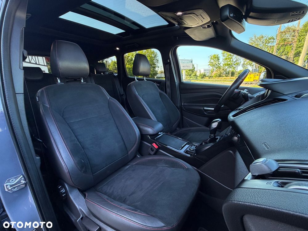 Ford Kuga 2.0 TDCi 4x4 ST-Line - 29