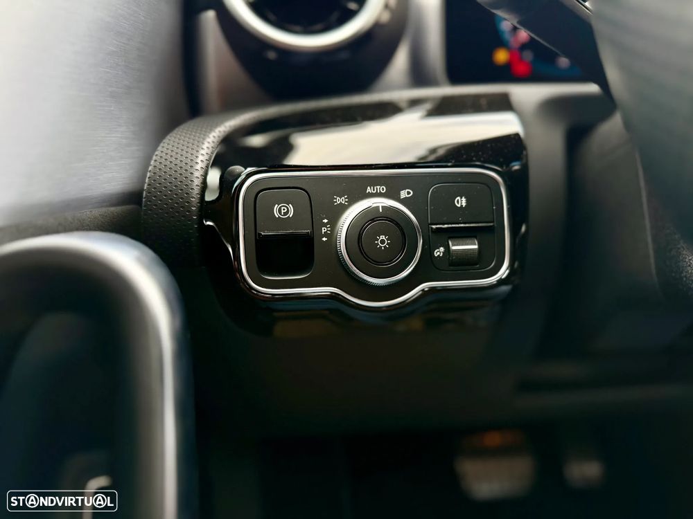 Mercedes-Benz CLA 200 d Shooting Brake AMG Line Aut. - 21