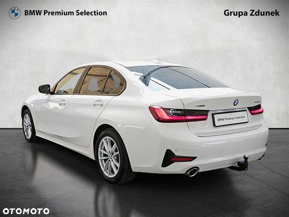 BMW Seria 3 320d xDrive - 11