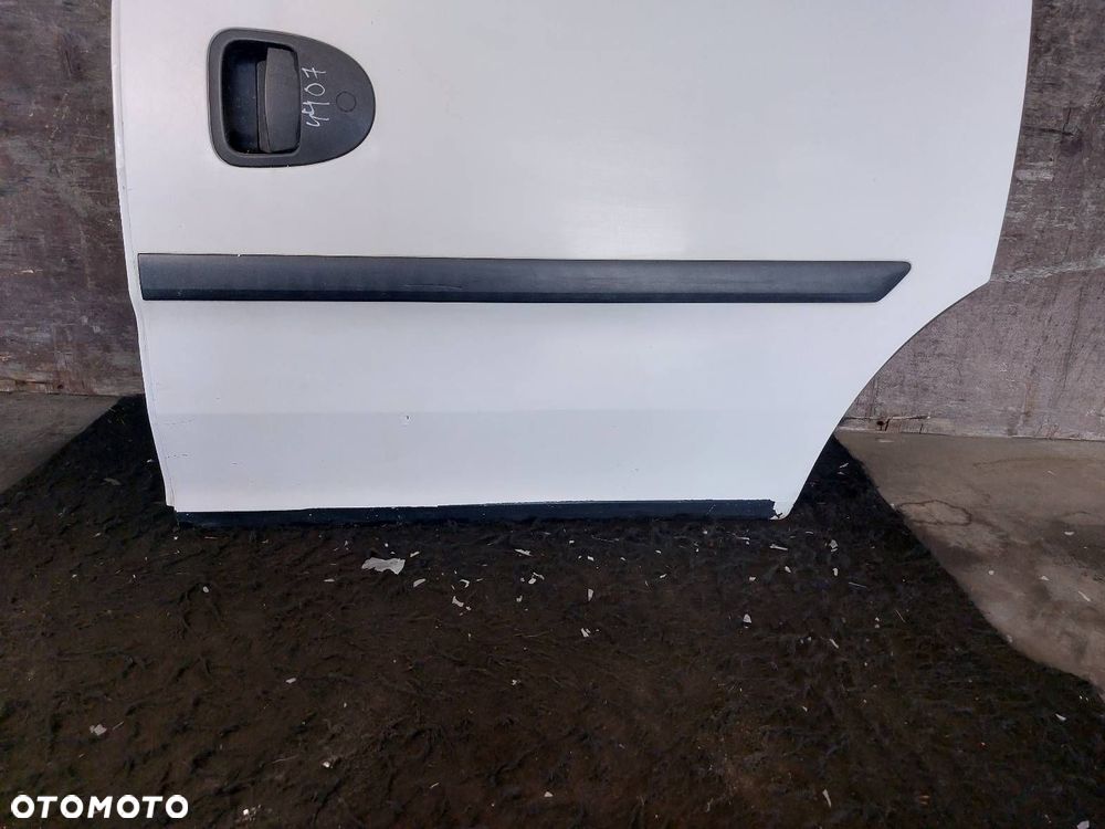 DRZWI BOCZNE PRZESUWNE LEWE OPEL COMBO C Y474 - 2