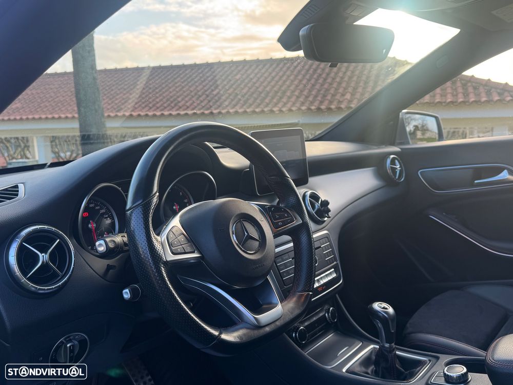 Mercedes-Benz CLA 180 d Shooting Brake AMG Line - 16