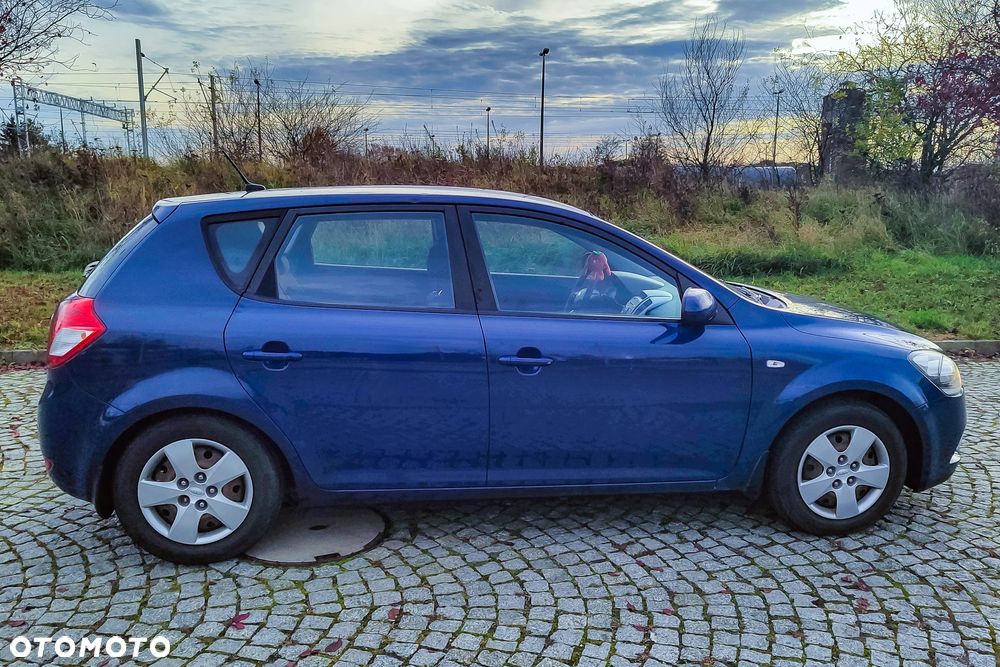 Kia Ceed 1.6 Crdi Comfort - 4