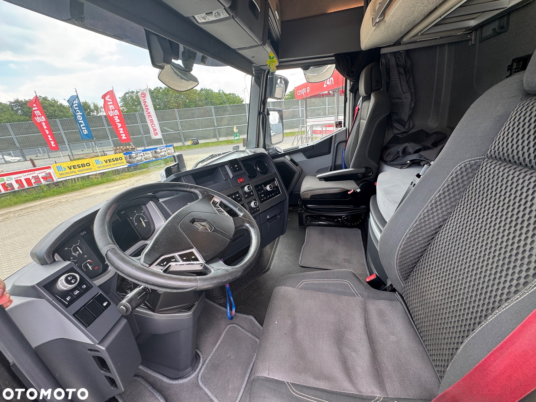Renault T480 - 31