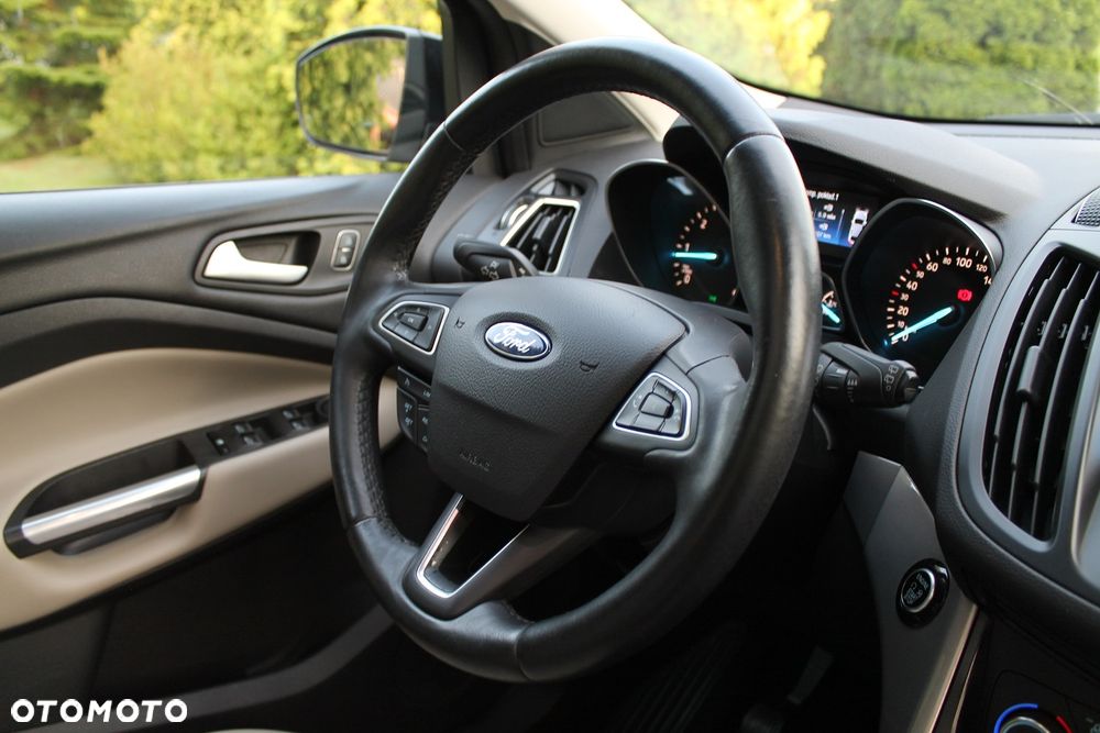 Ford Kuga 2.0 TDCi 4x4 Titanium - 28
