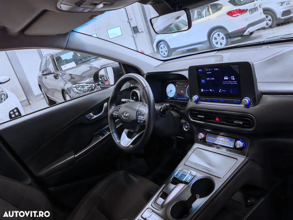 Hyundai KONA EV Select - 7