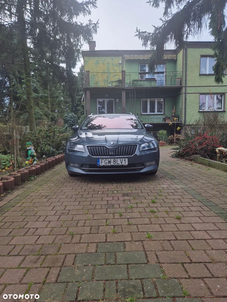 Skoda Superb 2.0 TDI L&K DSG - 1