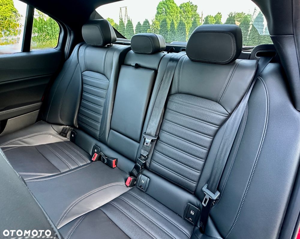 Alfa Romeo Giulia 2.0 Turbo - 18