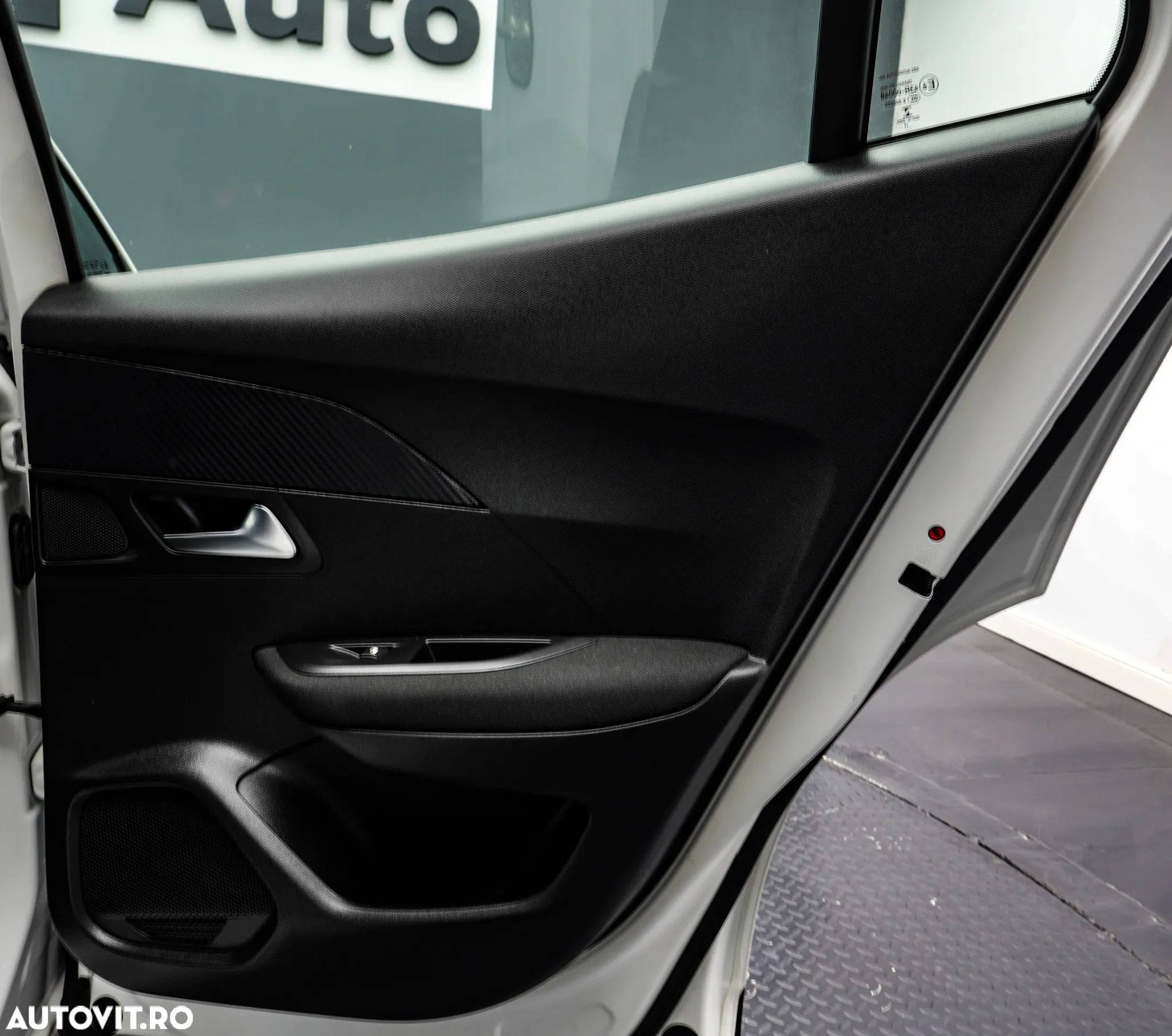 Peugeot 2008 1.5 BlueHDI STT Allure - 24