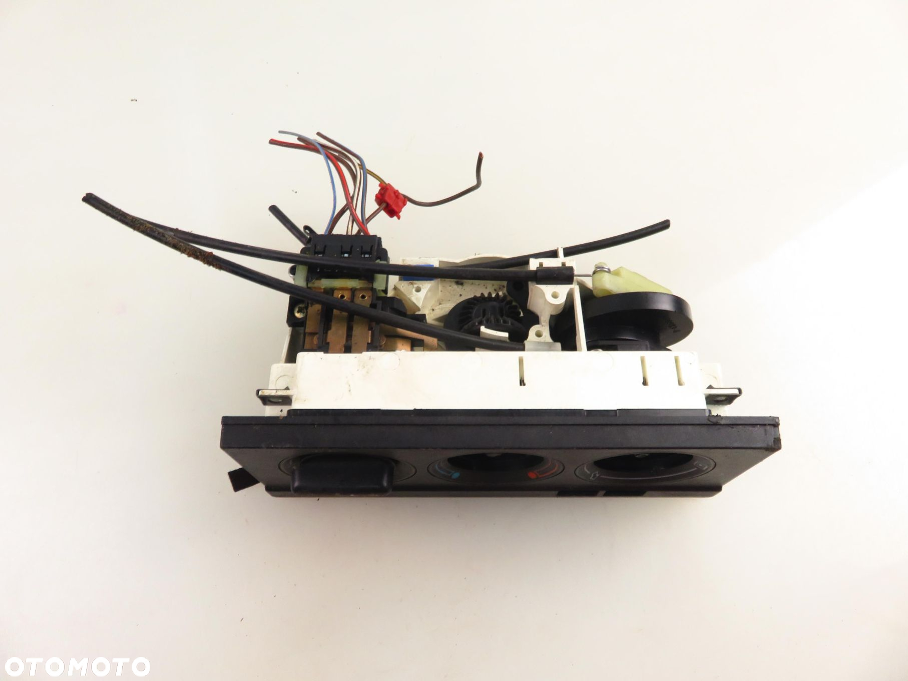 PANEL NAWIEWU Z AC AUDI 80 B4 8A1820073 - 9
