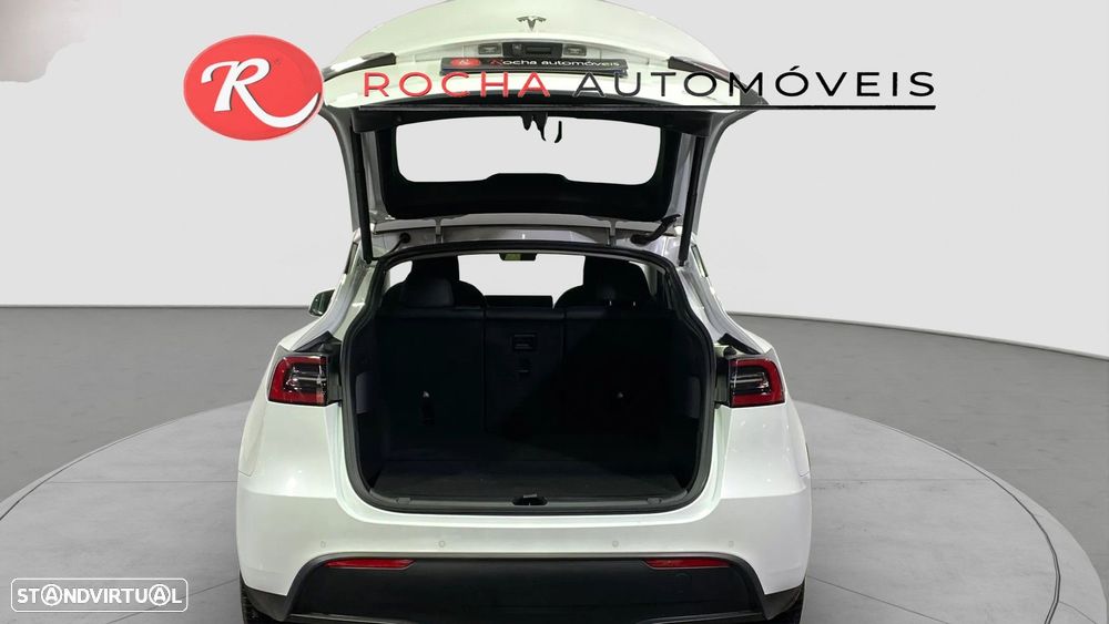 Tesla Model Y Long-Range RWD - 3