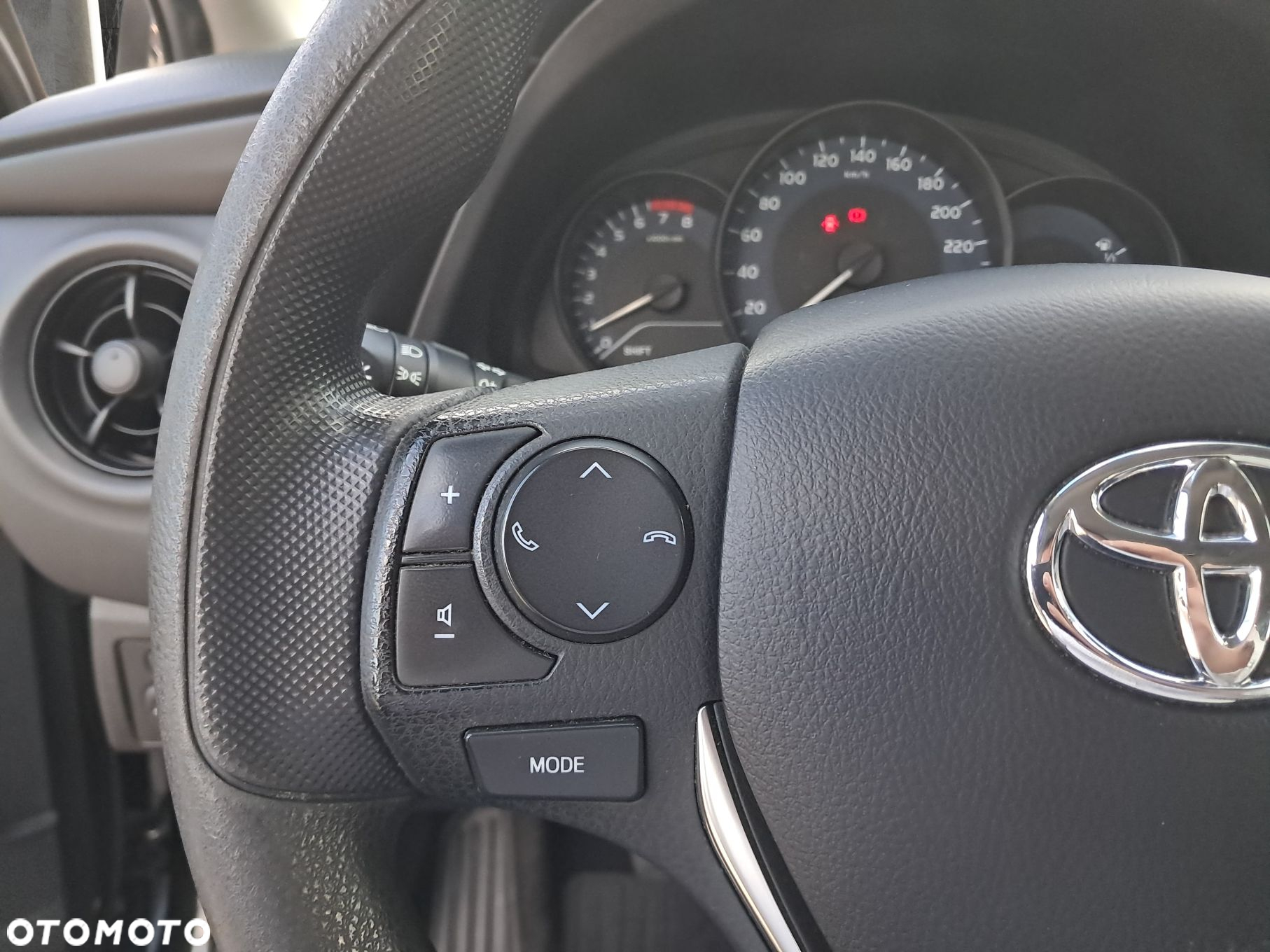 Toyota Corolla 1.6 Active EU6 - 27