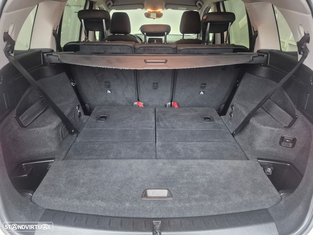 BMW 216 Gran Tourer i 7L Line Luxury - 29