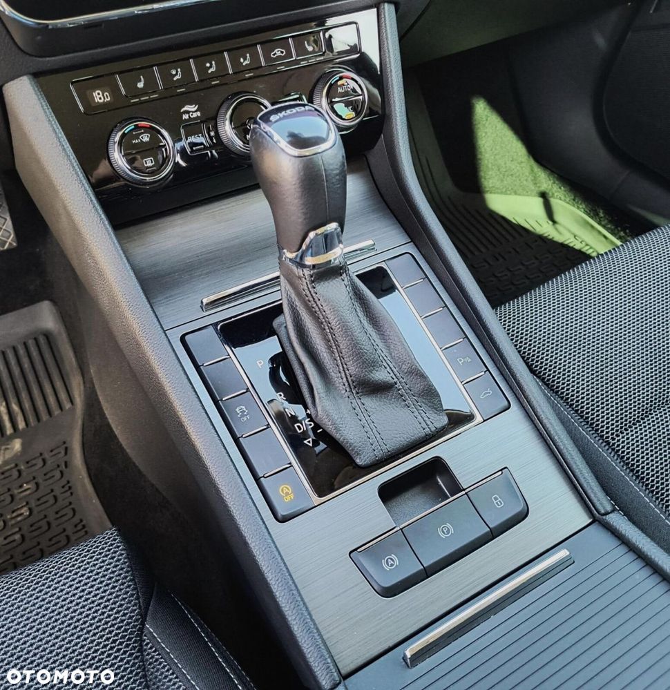 Skoda Superb 2.0 TSI Style DSG - 22