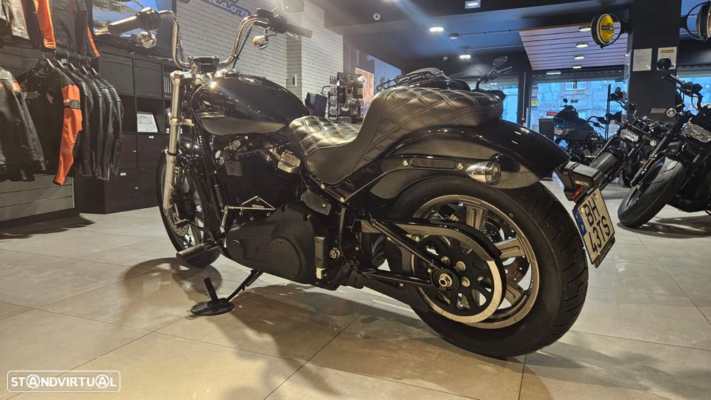 Harley-Davidson Softail Standard - 11