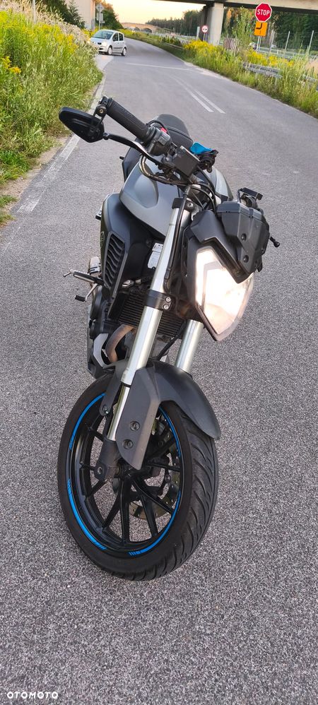 Yamaha MT - 5