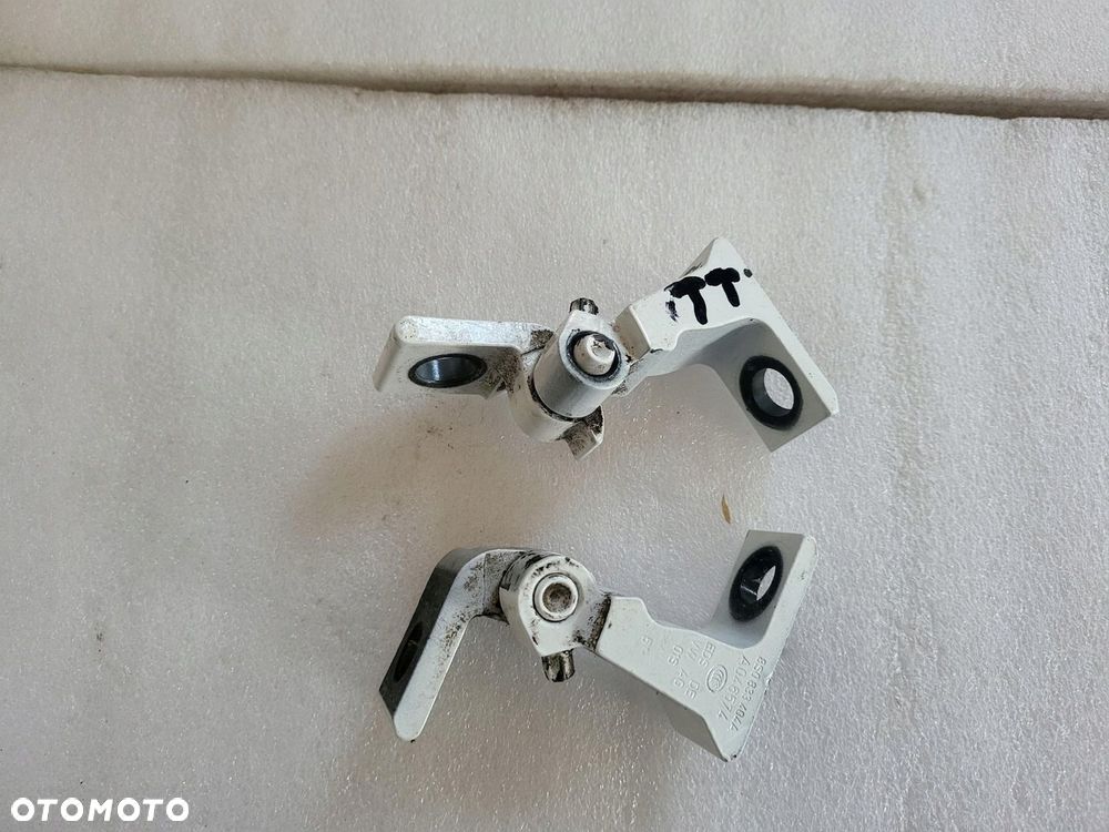 Zawiasy Drzwi Prawych komplet AUDI TT 8S 2015- 8S0833404A