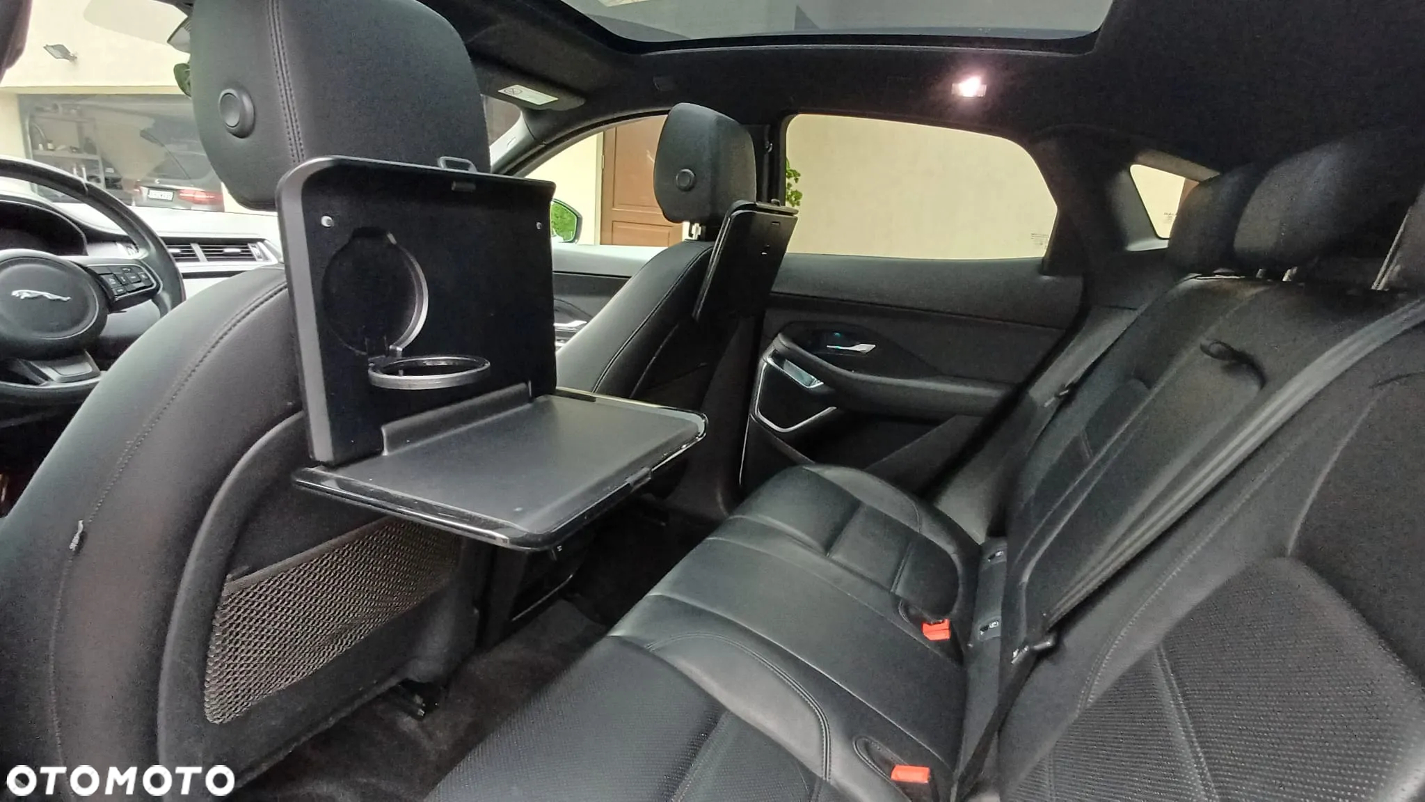 Jaguar E-Pace 2.0 i4D AWD SE - 6