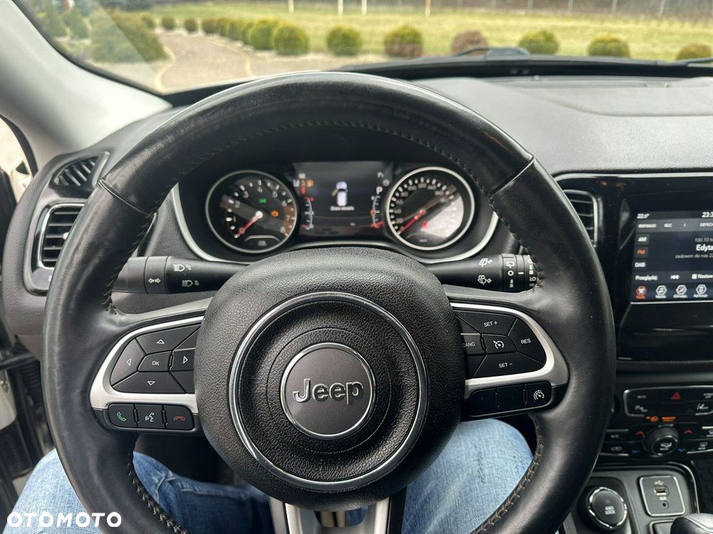 Jeep Compass - 18