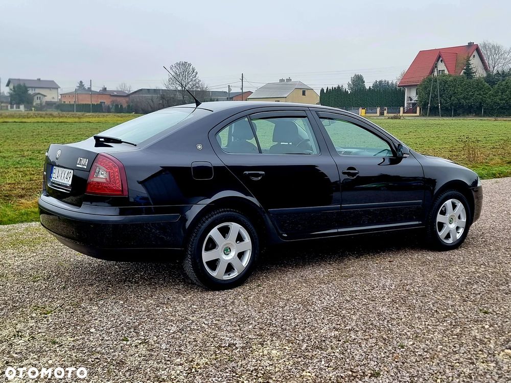 Skoda Octavia 1.6 Elegance - 7