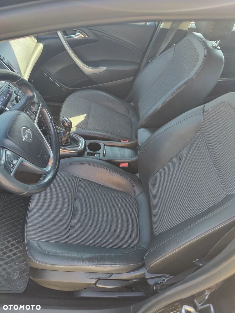 Opel Astra 1.6 T Cosmo - 17