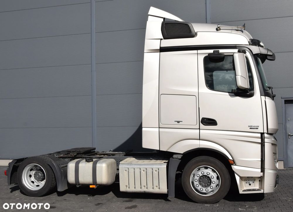 Mercedes-Benz Actros - 14